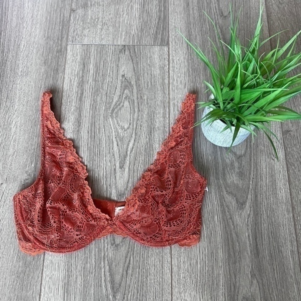 Free People Lace Plunge Underwire Bra Size 32D